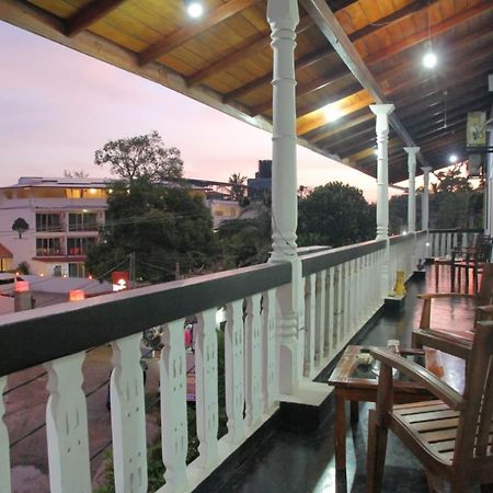 אונה ואטונה Sunny Mood Guest House מראה חיצוני תמונה