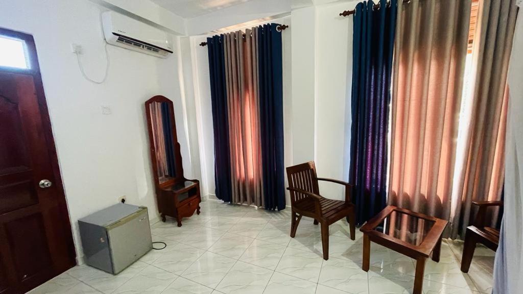 אונה ואטונה Sunny Mood Guest House מראה חיצוני תמונה