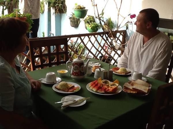 אונה ואטונה Sunny Mood Guest House מראה חיצוני תמונה